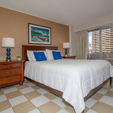 Resort Life At A Low Price- Ilikai Hotel Honolulu Exteriör bild